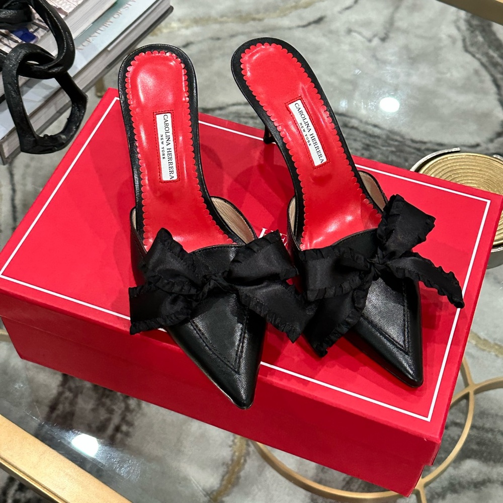 Carolina Herrera Mules